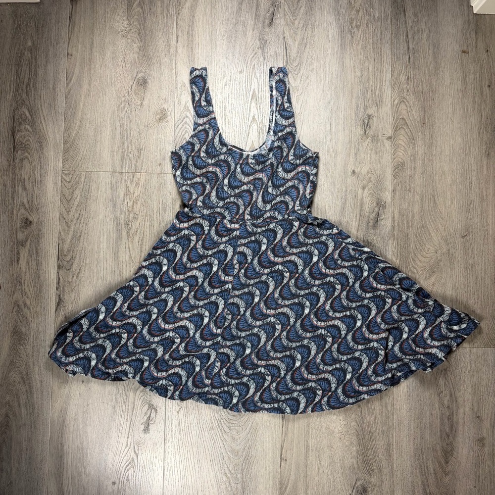 Ecote Babydoll Shirt Womans Small Blue Geometric Fit Flare Tank Scoop Summer Y2K - Picture 2 of 9
